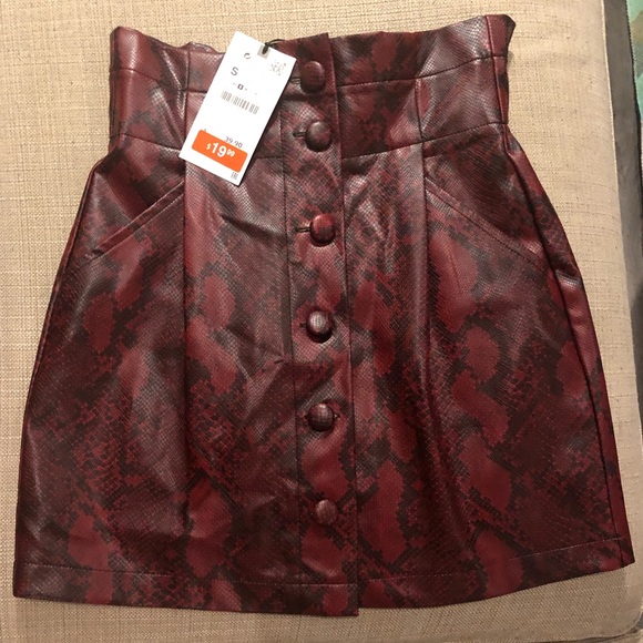 Zara Dresses & Skirts - Nwt Zara SKIRT SNAKE PRINT 🌿✅